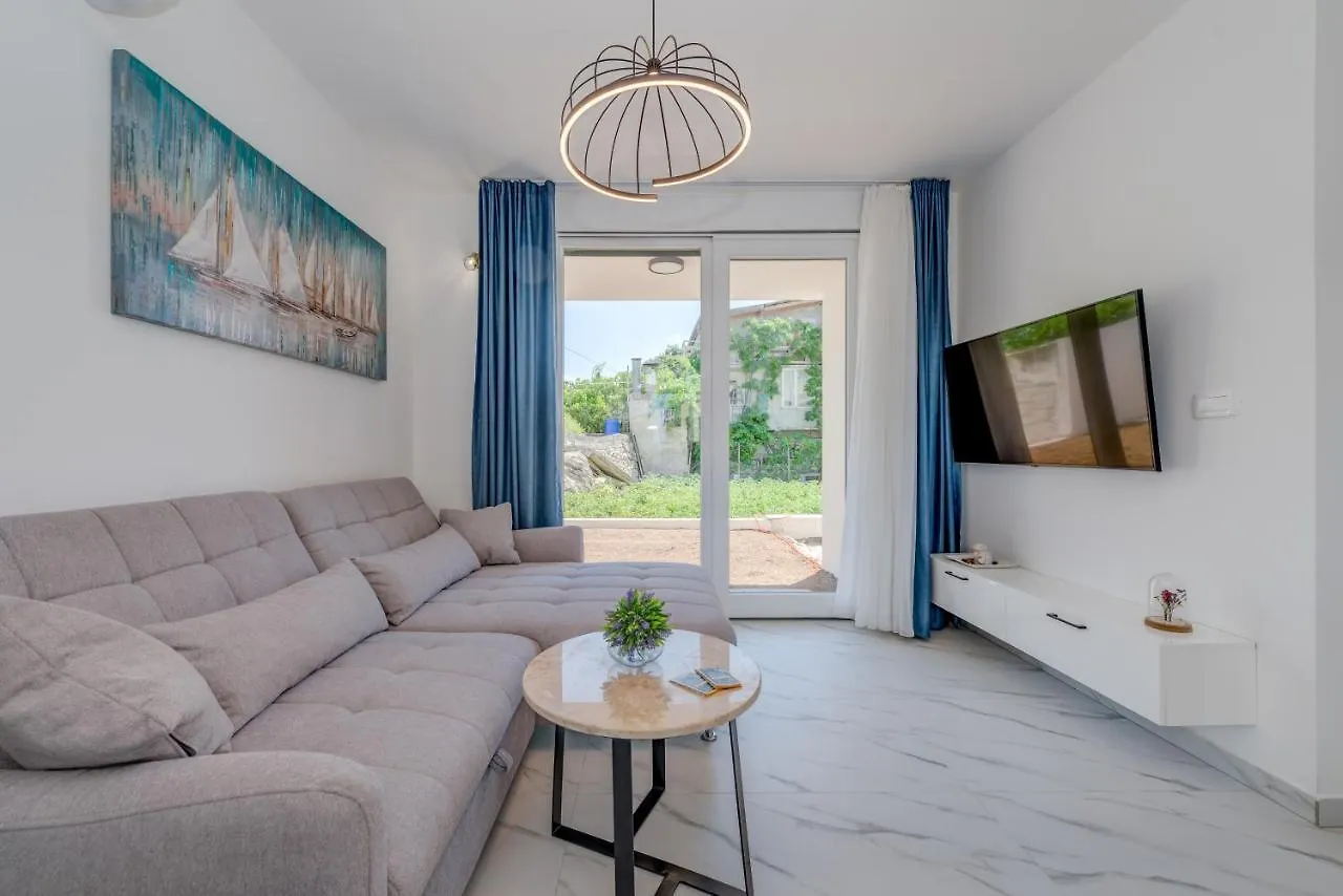 Luxury Apartment Giga Split 0*,